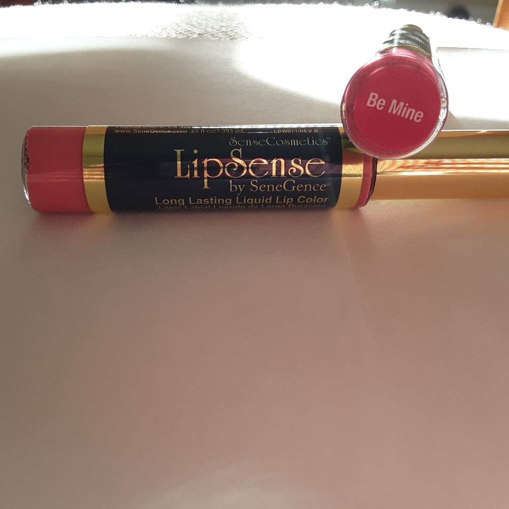 Senegence lipsense